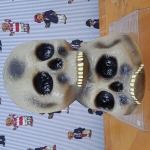 Vintag 1999 The Paper Magic group  skulls light up plastic halloween goth decour